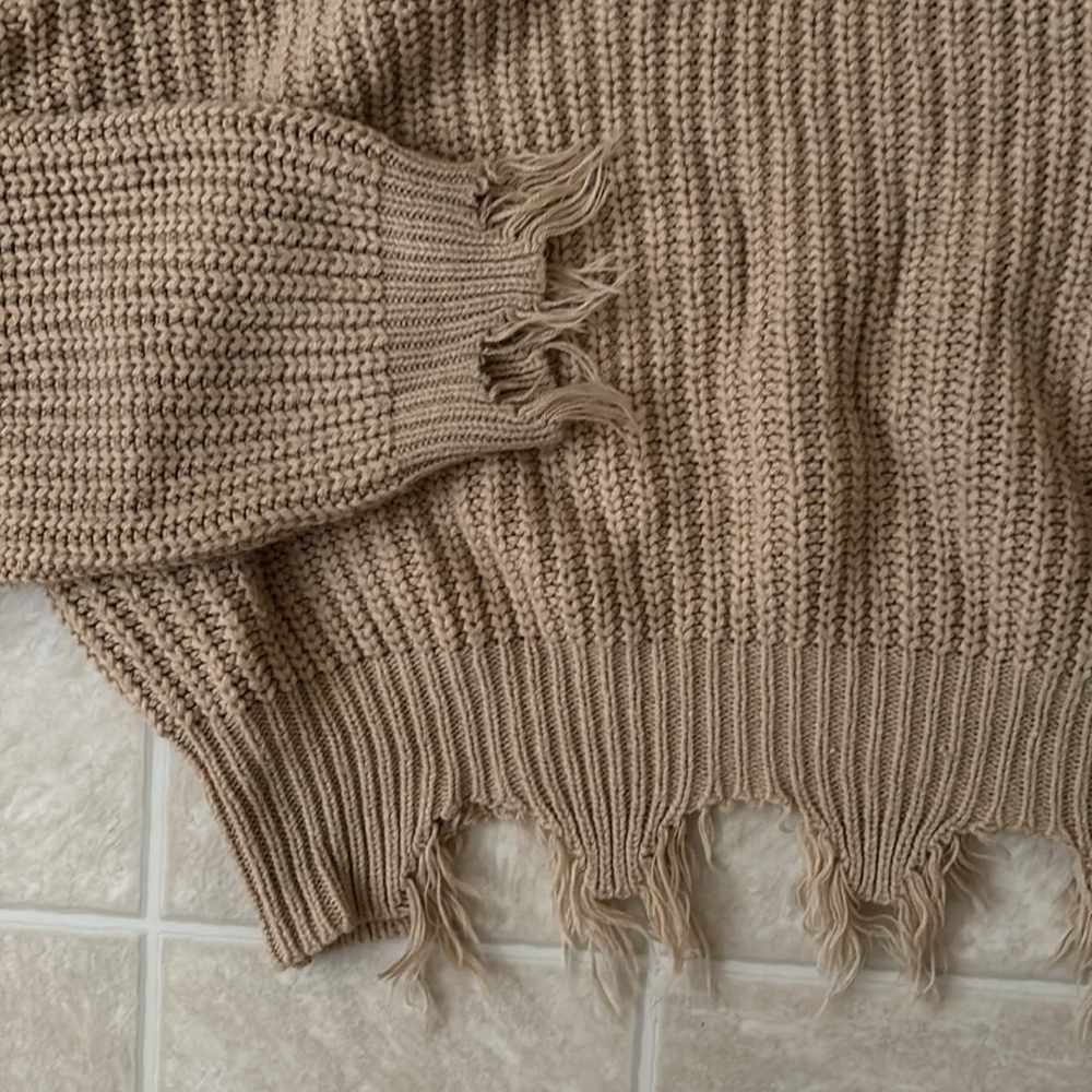 Rue21 Cropped Sweater - Picture 2 of 2